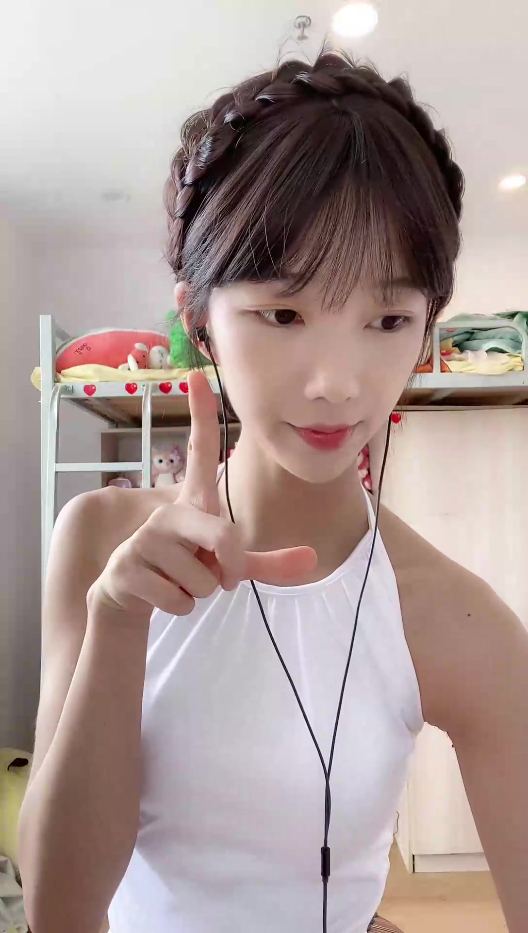 小穗子 00后学生女,宿舍跳舞. 2023-07-01 录播