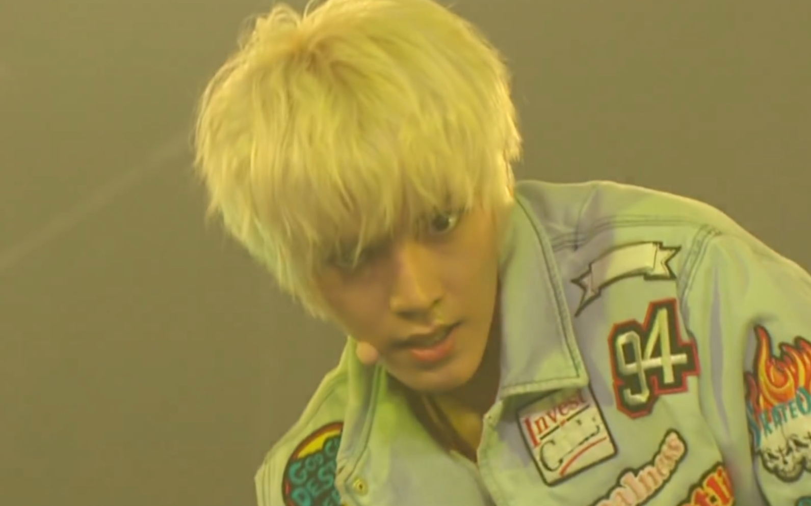 【李泰容】第七感白发舞台 撕漫男般不真实的美貌 怼脸镜头直击灵魂!