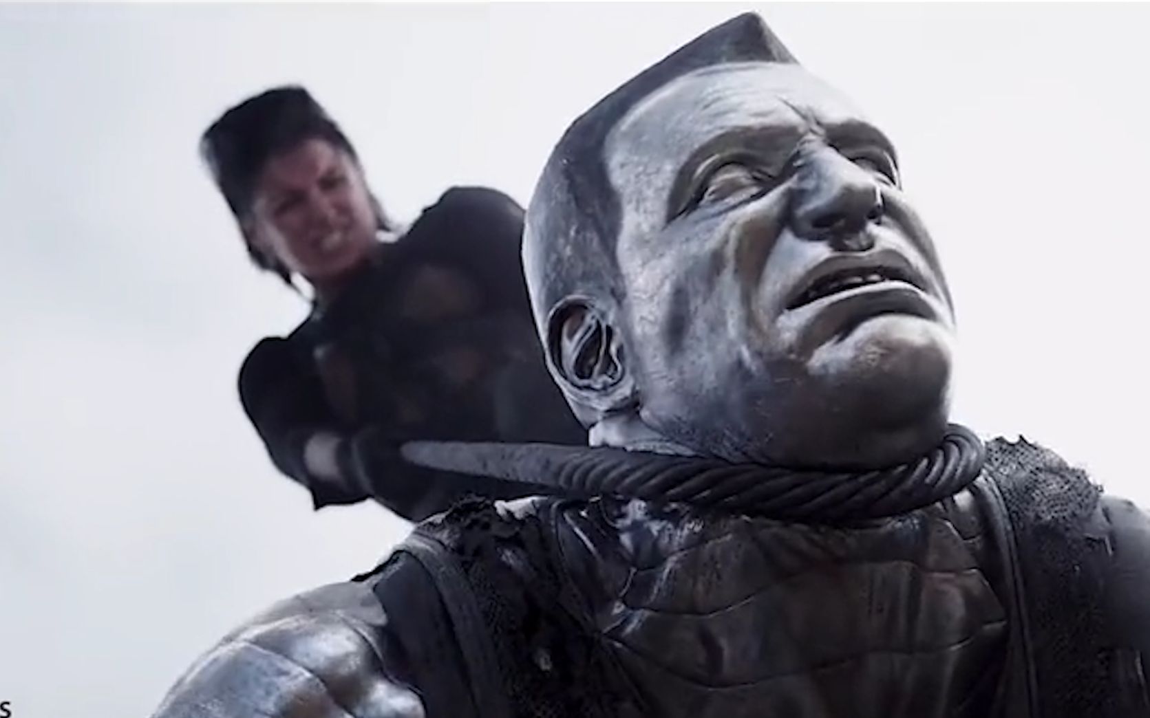 打架时还讲什么绅士风度了看看钢力士的下场被美女打的鬼哭狼嚎