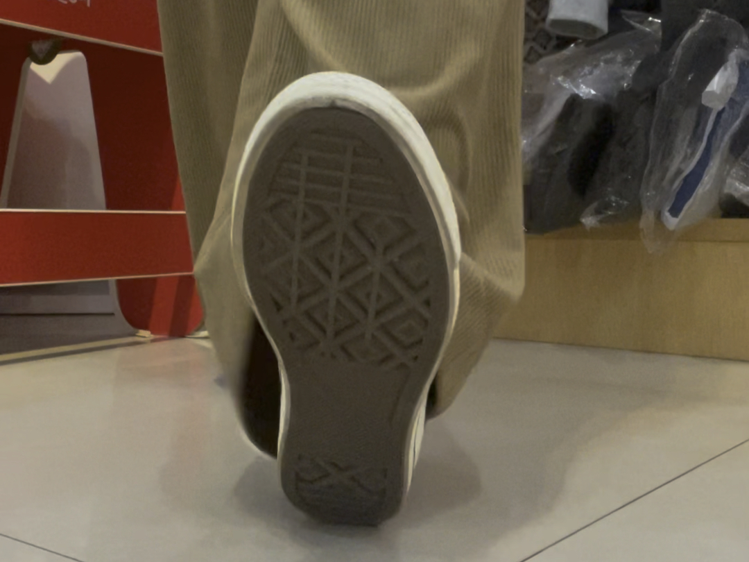 都进来看我的帆布鞋鞋底