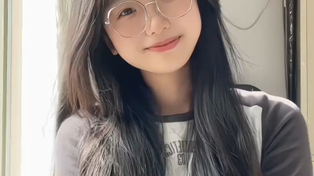 想你时的阳光都是热乎乎的~ #甜妹#圆脸#双子座