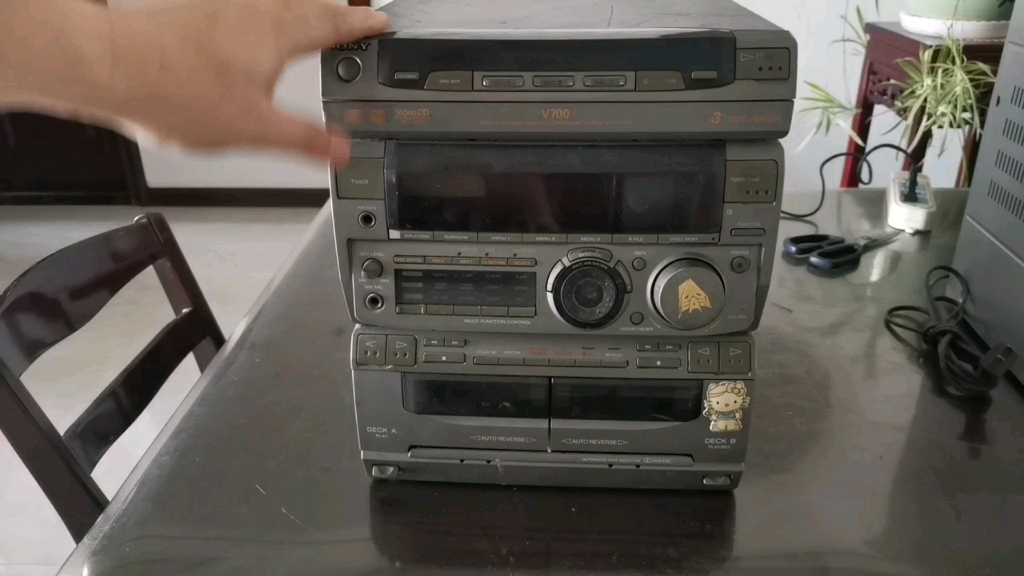 25多年前的索尼组合音响v700不通电的排查检修