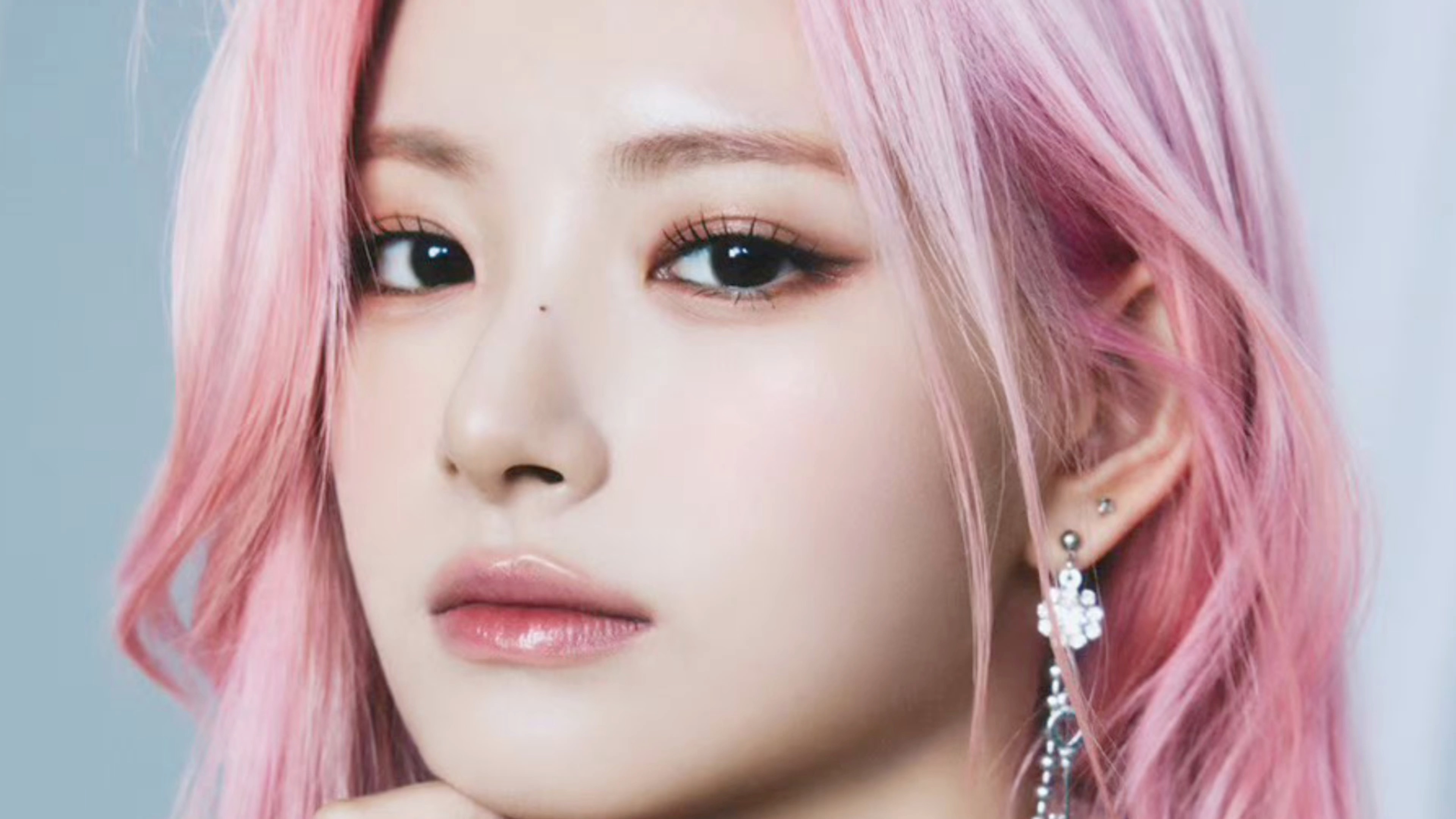 18王怡人粉发重生回归!mia短发酷帅!e:u美丽性感