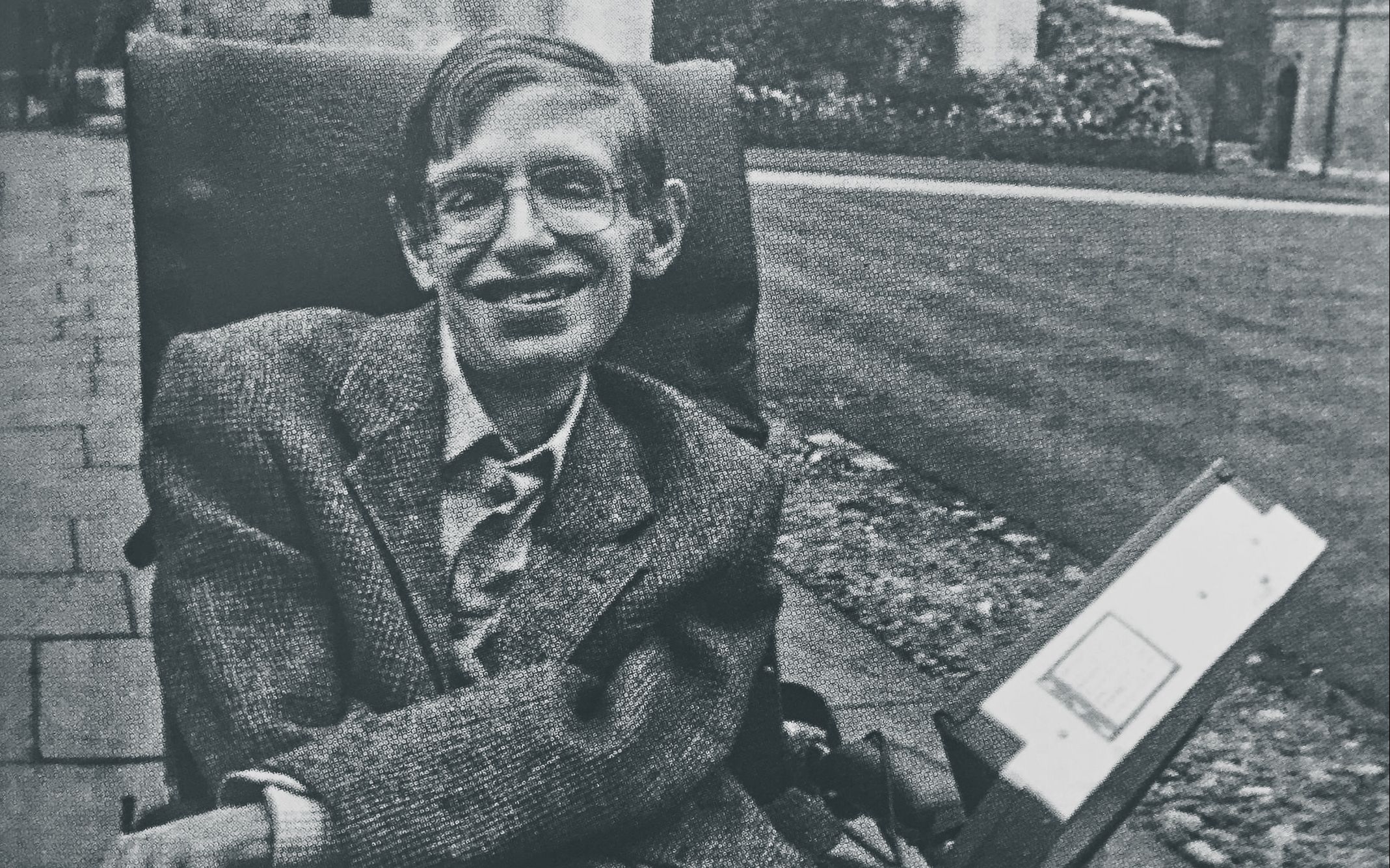 著名天体物理学家史蒂芬霍金去世享年76岁