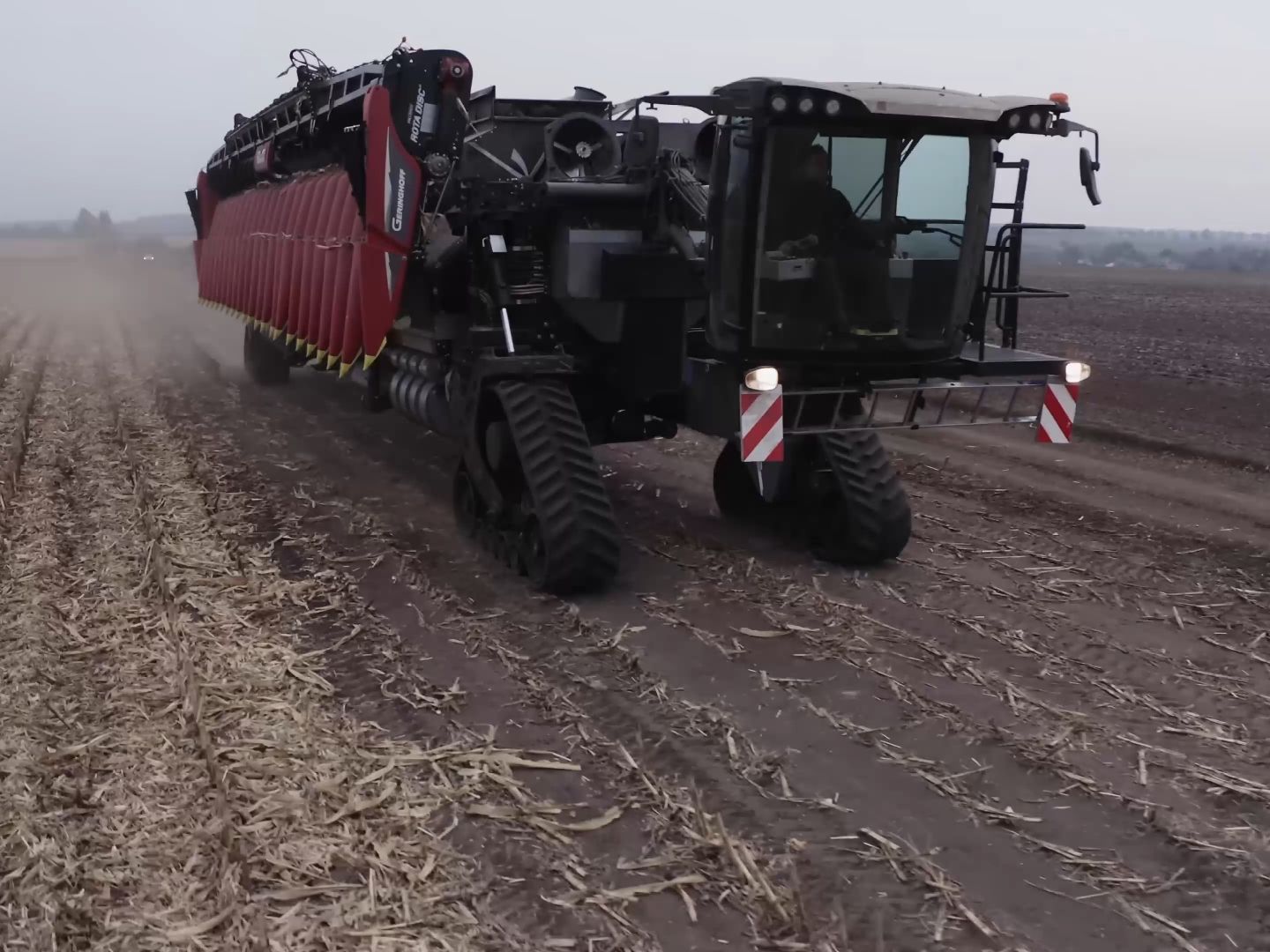 德国nexat宣传片,农场管理机框架,1100马力可搭配任意农具实现相应