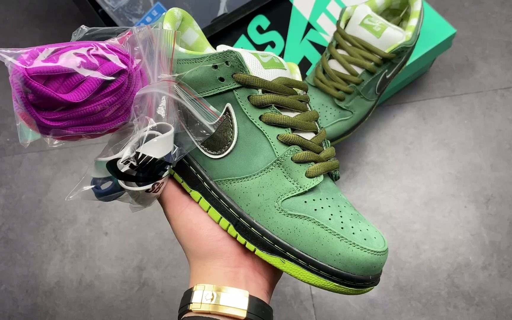 高清视频鉴赏nksbdunklowconceptsgreenlopster绿龙虾联名配色