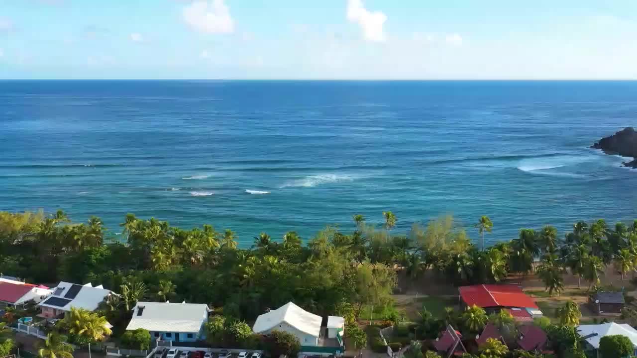 【流水鋼琴助眠音樂】,大海波濤澎湃 海浪漩渦景色,冷靜放鬆