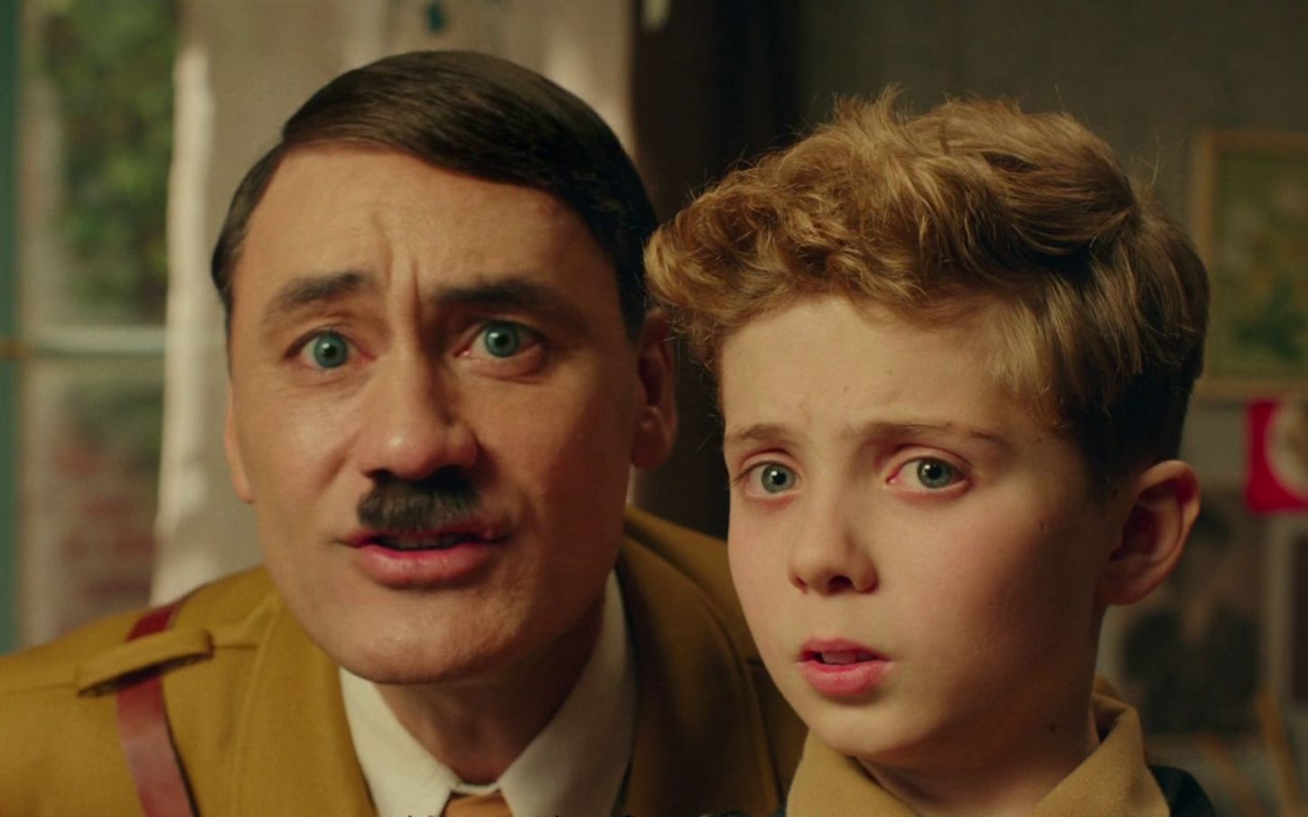 奥斯卡高分获奖影片《乔乔的异想世界》,儿童视角看二战,处处透露着黑