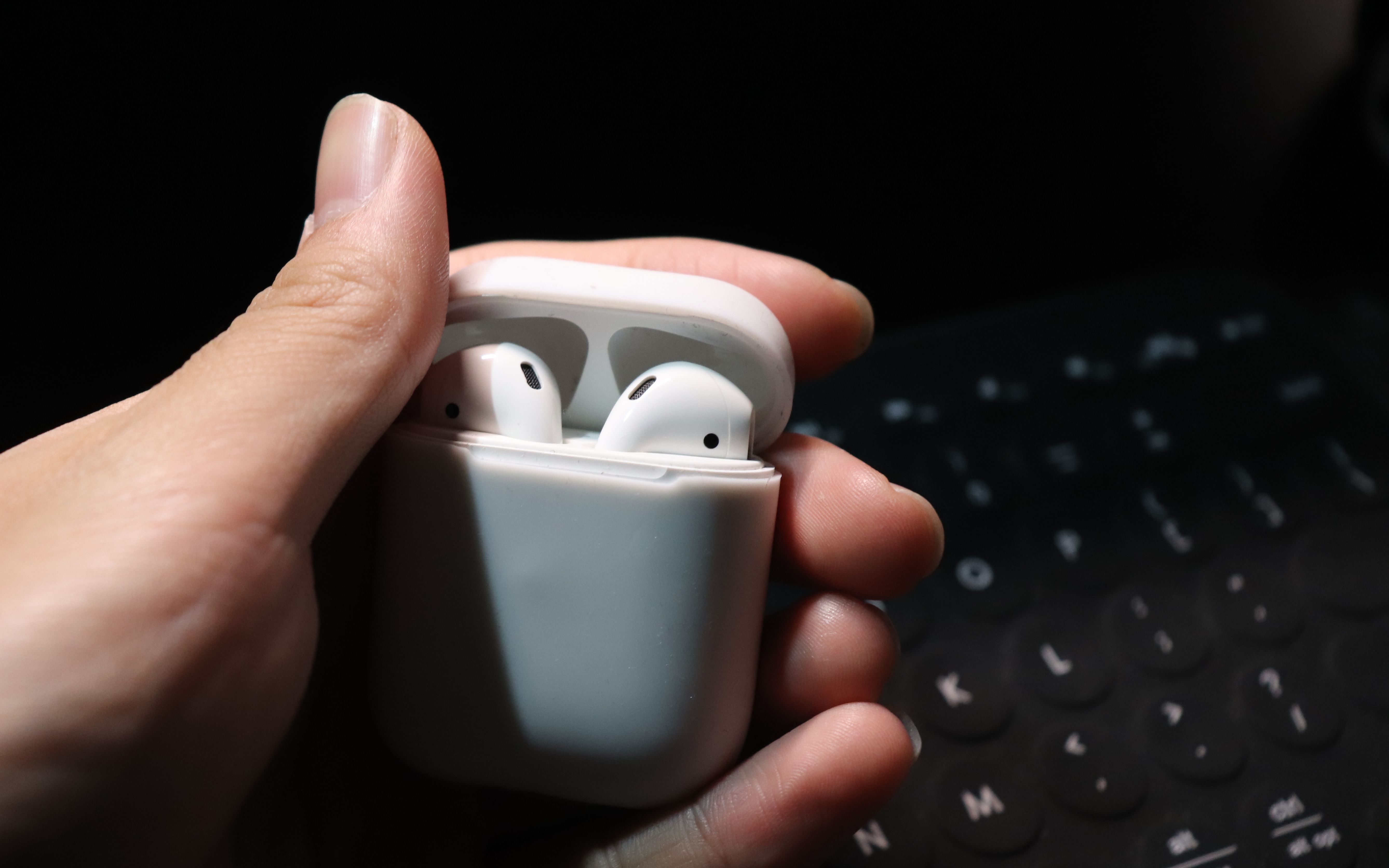 apple airpods 广告 - stroll (漫步)