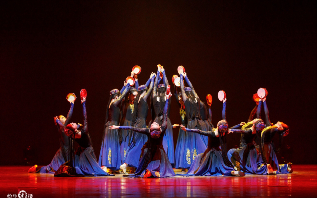 《石榴红了》长沙师范学院2020级舞蹈学