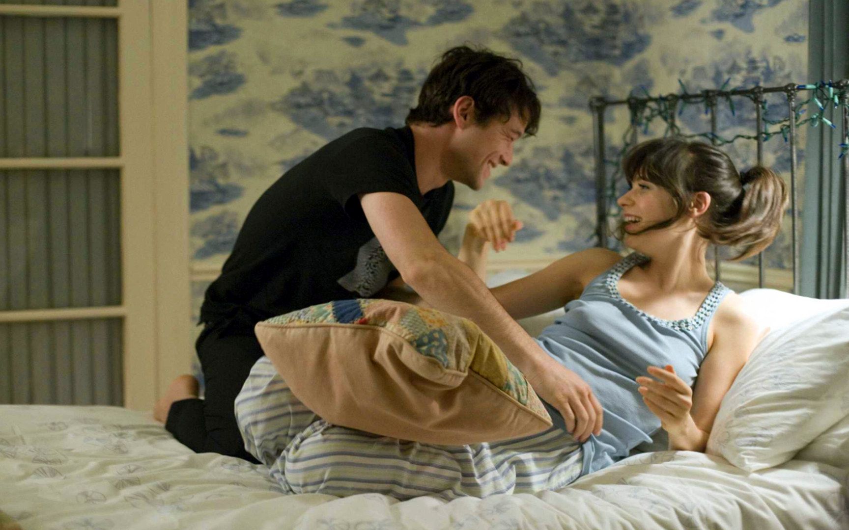 女神和我做了所有事,却说我们只是朋友!