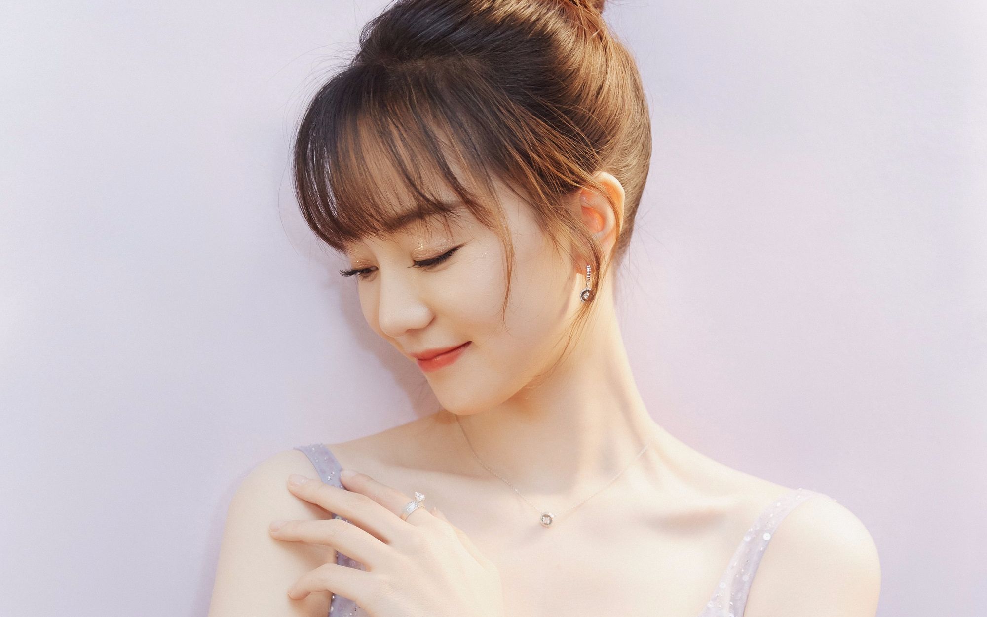 【胡意旋】2020年度新生力量奖-金骨朵网络影视盛典_哔哩哔哩 (゜-゜)