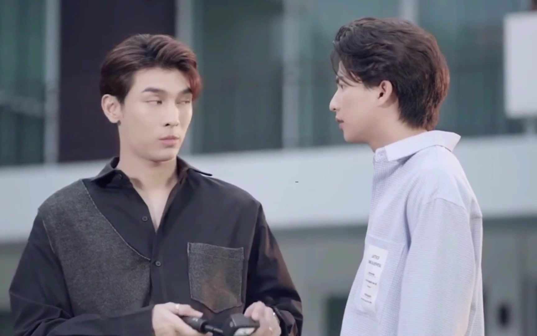 与爱同居2结婚缪糕结婚中