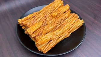 豆皮放锅里蒸一下，出锅就变辣条，辣度还能自己调节，太香了