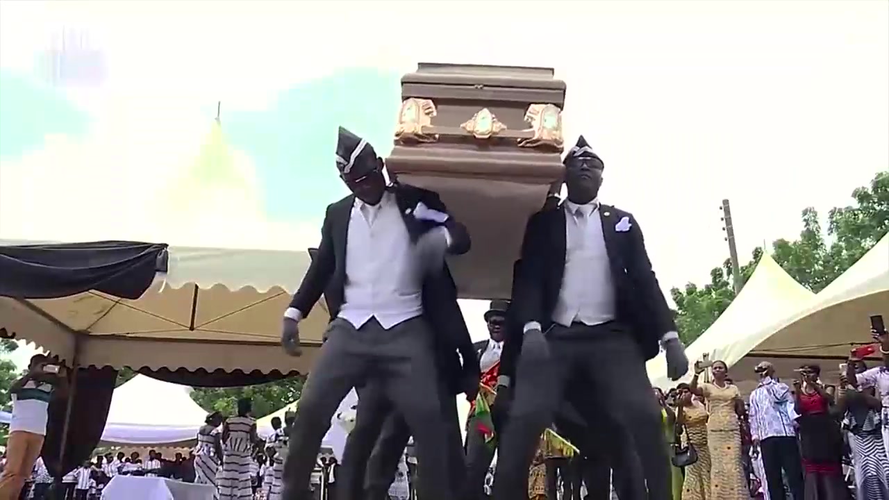 盘点电影里面那些作死的片段黑人抬棺生死难料