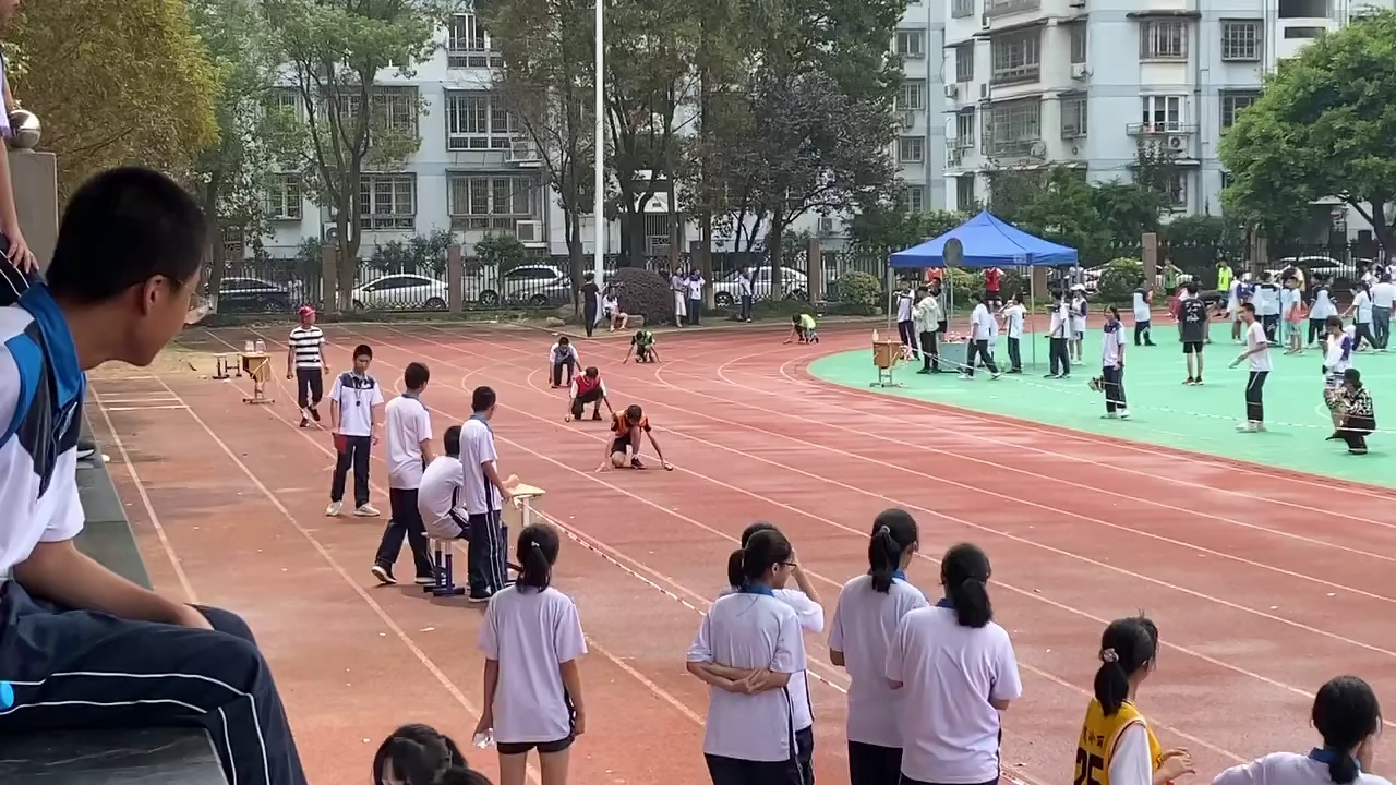 瓯北五中第二十二届运动会4*100预决赛.超厉害的九八班!!!哔哩哔哩bilibili