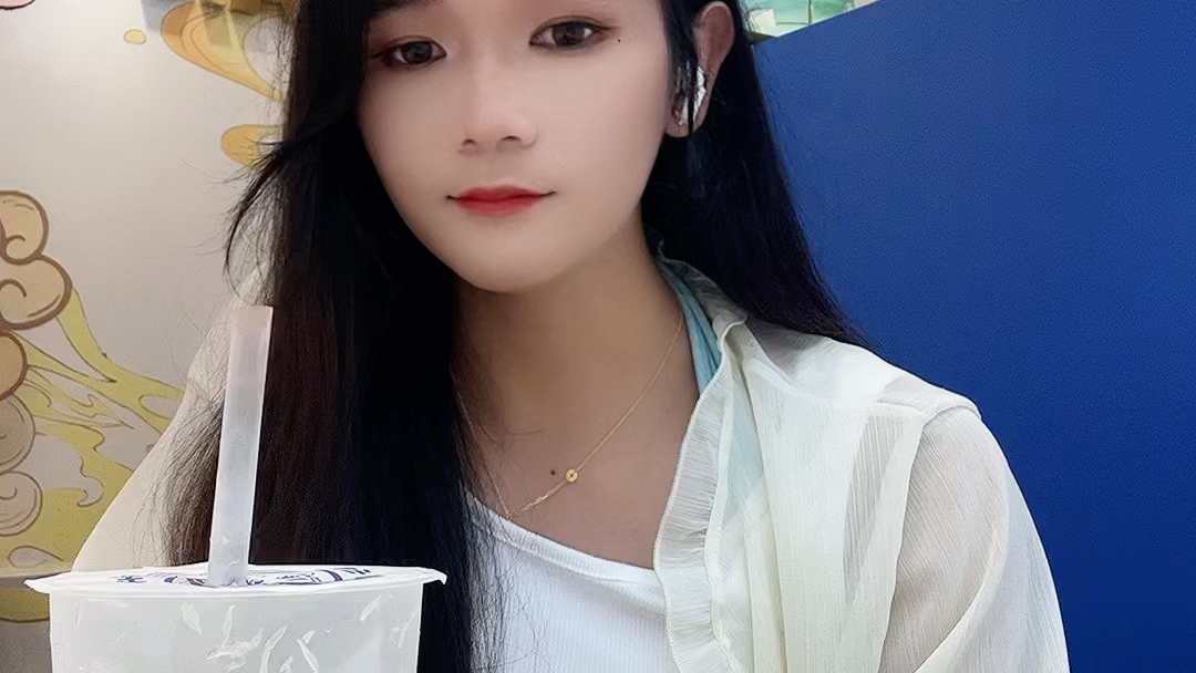 女装大佬户外活动.