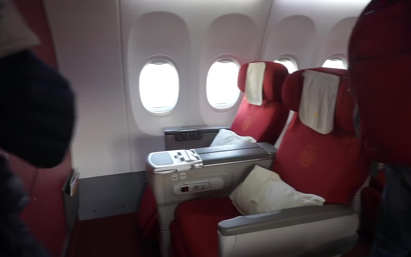youtube海南航空波音737800商务舱飞行报告上海虹桥北京