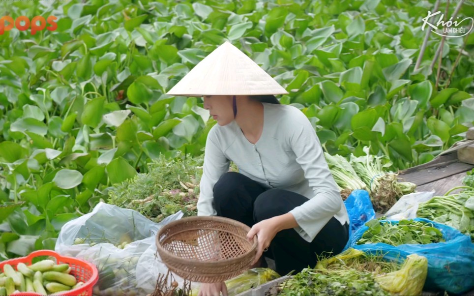khóilamchi67u越南小姐姐烹制豆芽菜肴