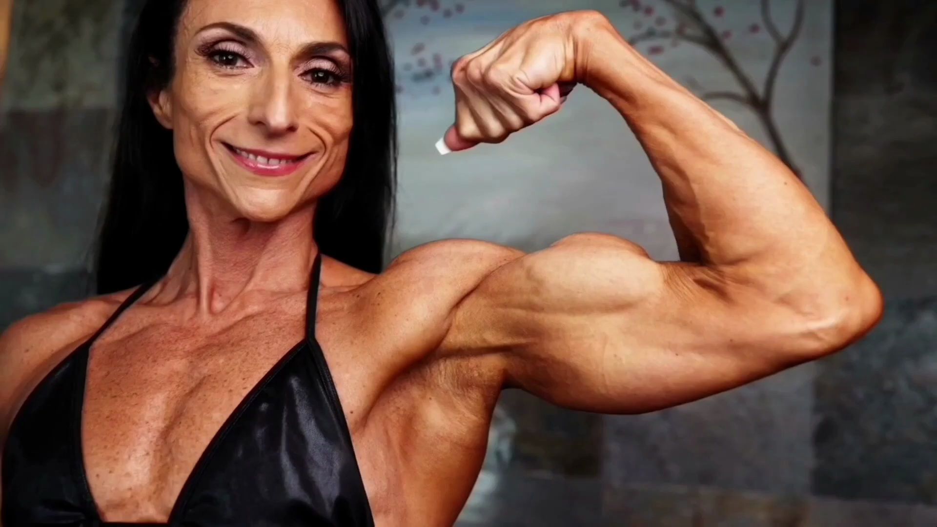 Biceps Perfection Cinzia Clapp Muscle girl bodybuilder哔哩哔哩bilibili