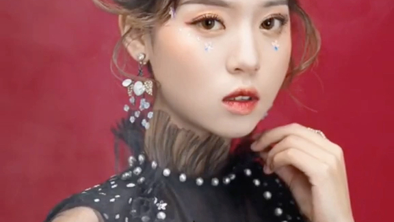 由中国十大化妆师伊凡先生创办!伊凡美学创立于2008年!