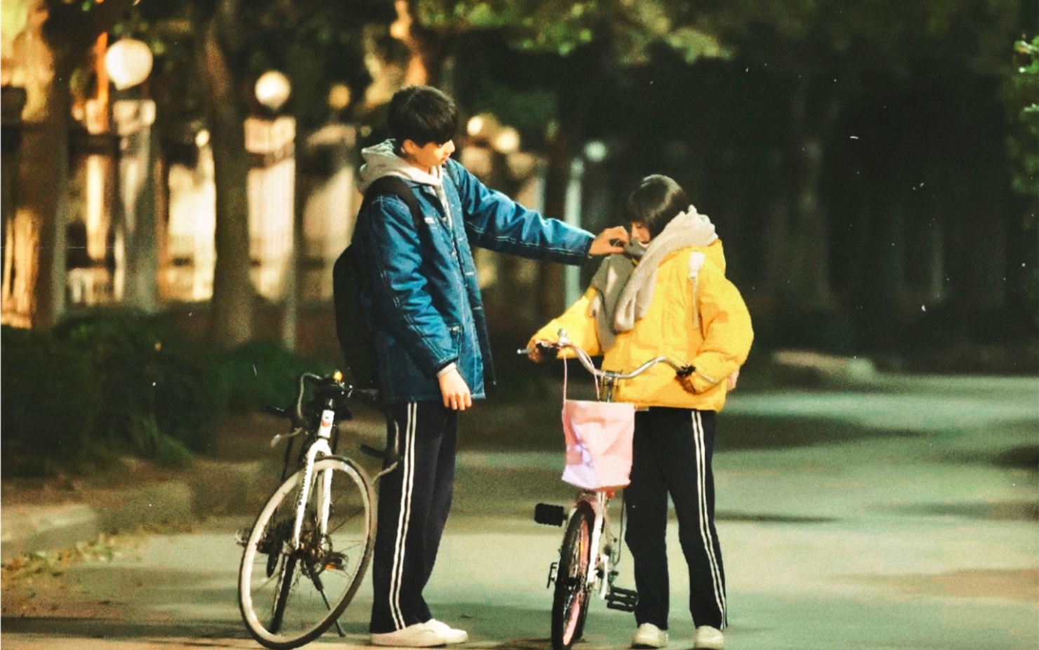 [图]“ 一 个 明 恋 ，一 个 暗 恋 ”