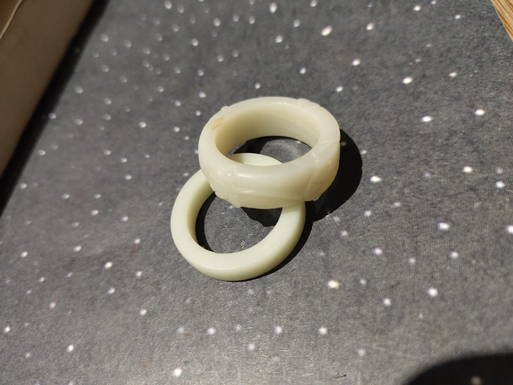 和田玉戒指,从选料到切料再选,最后加工成成品