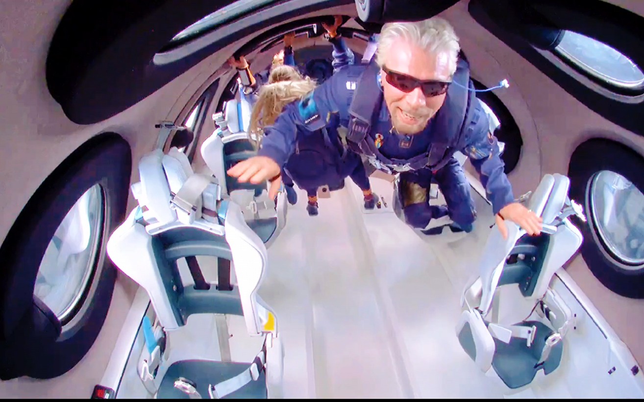 维珍银河老板理查德布兰森在失重状态送出的鸡汤