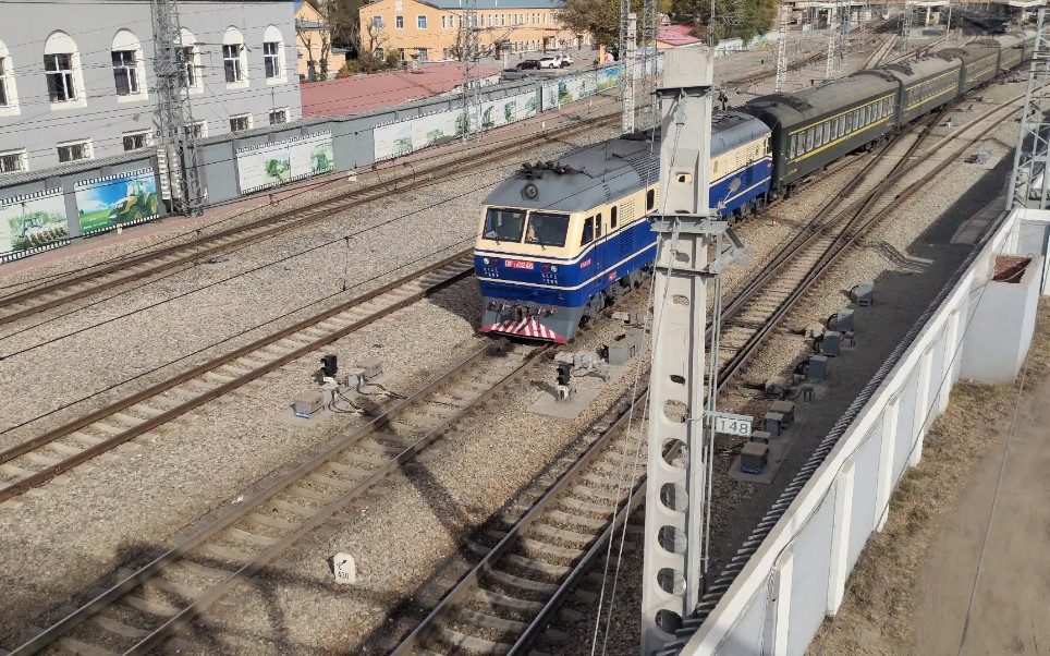 17 k7108次(嫩江-佳木斯)佳木斯机务段df110246 25g齐北场发车会