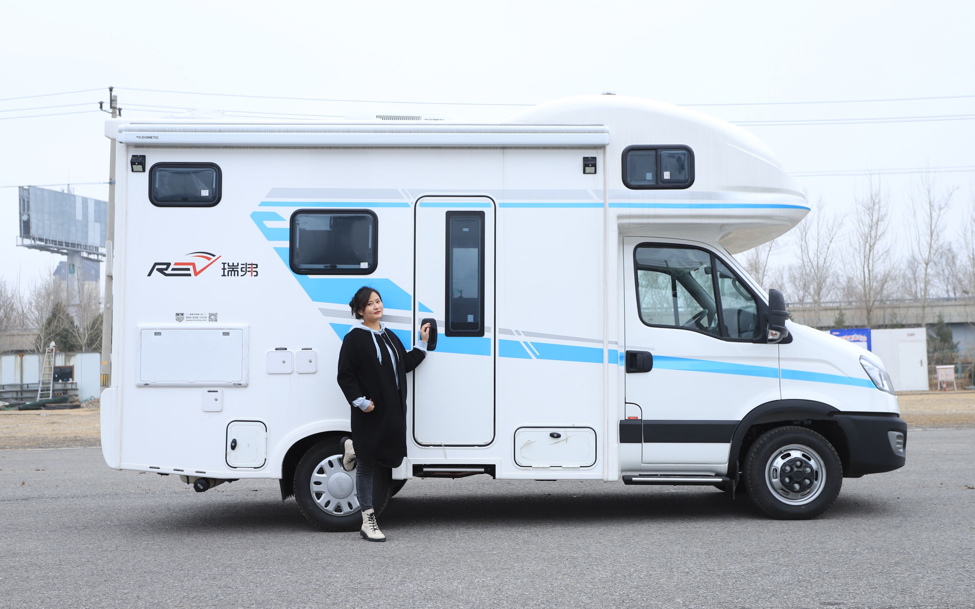 瑞弗v800国六版房车,全国登记蓝牌c本驾驶,还能睡下4口人_哔哩哔哩