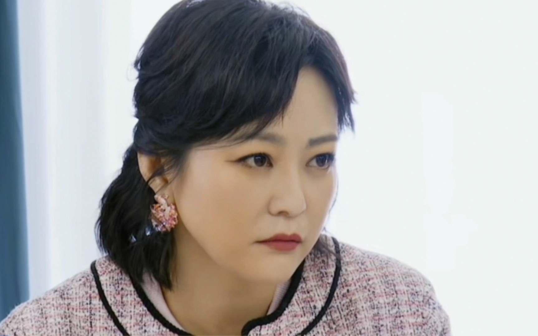 郝蕾有实力教学生?有什么代表作?不好意思她确实有点作品