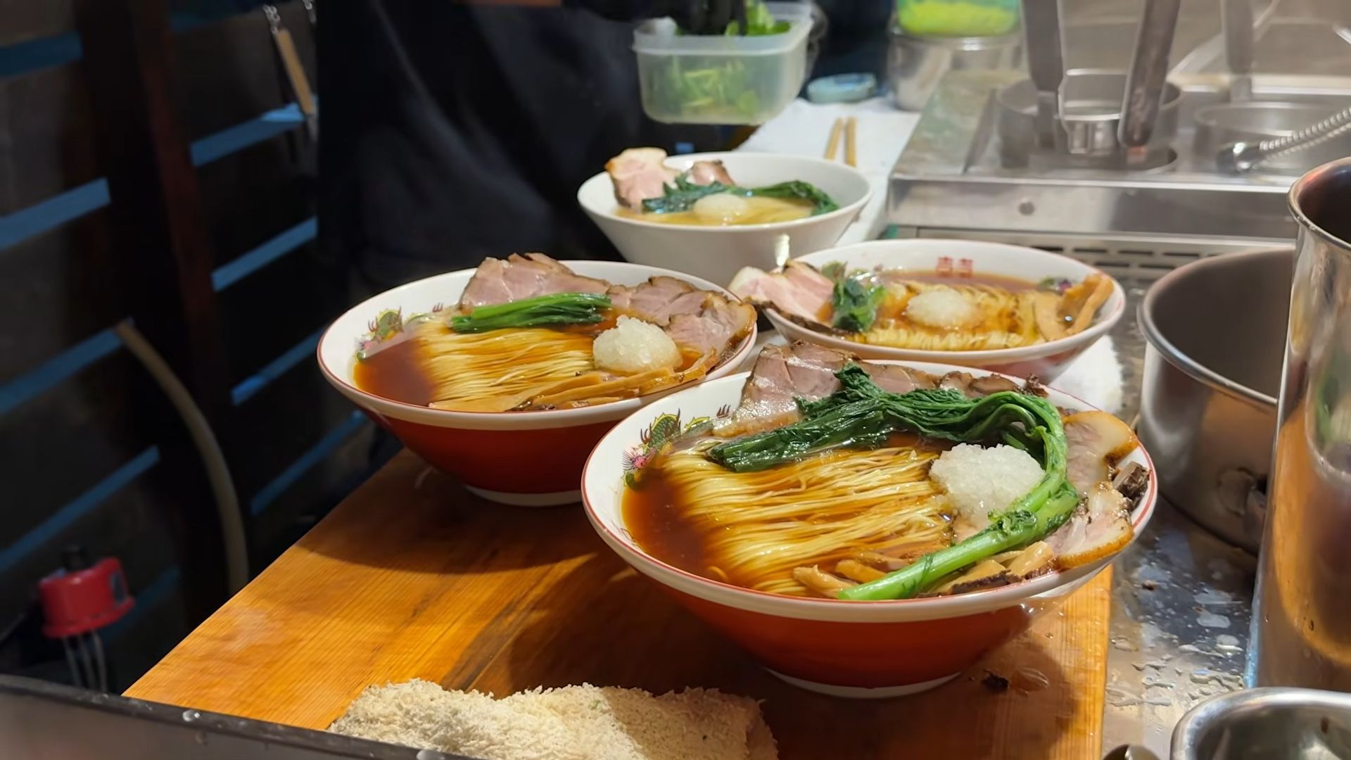 【日本美食🍗】5 小时卖出 250 碗的深夜路边摊拉面