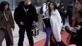 杨超越真的在人群中美得好突出