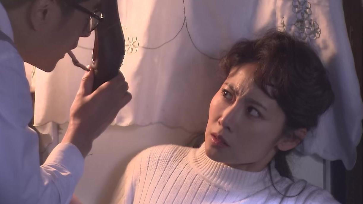 二叔:高波偷看晓薇日记,还逼晓薇烧掉,不肯就绑起来打她