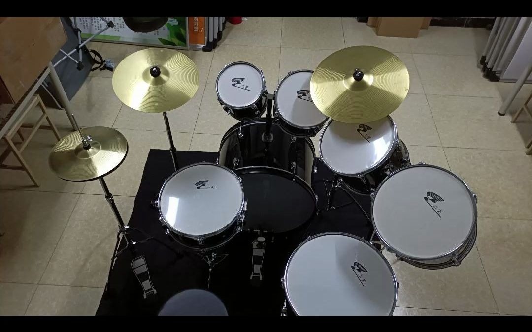 超便宜却有五个通鼓的架子鼓你喜欢吗?