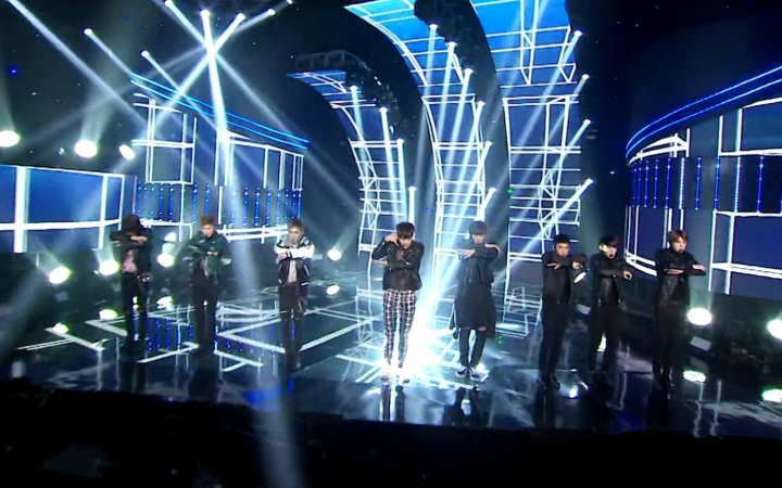 [图]【EXO】151226 YYZX 年终Call Me Baby叫我宝经典打歌服舞台