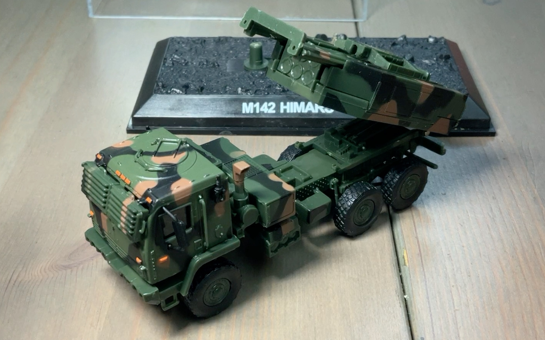 海马斯火箭炮是神是鬼?通过1/72(稍微带点)合金模型了解一下