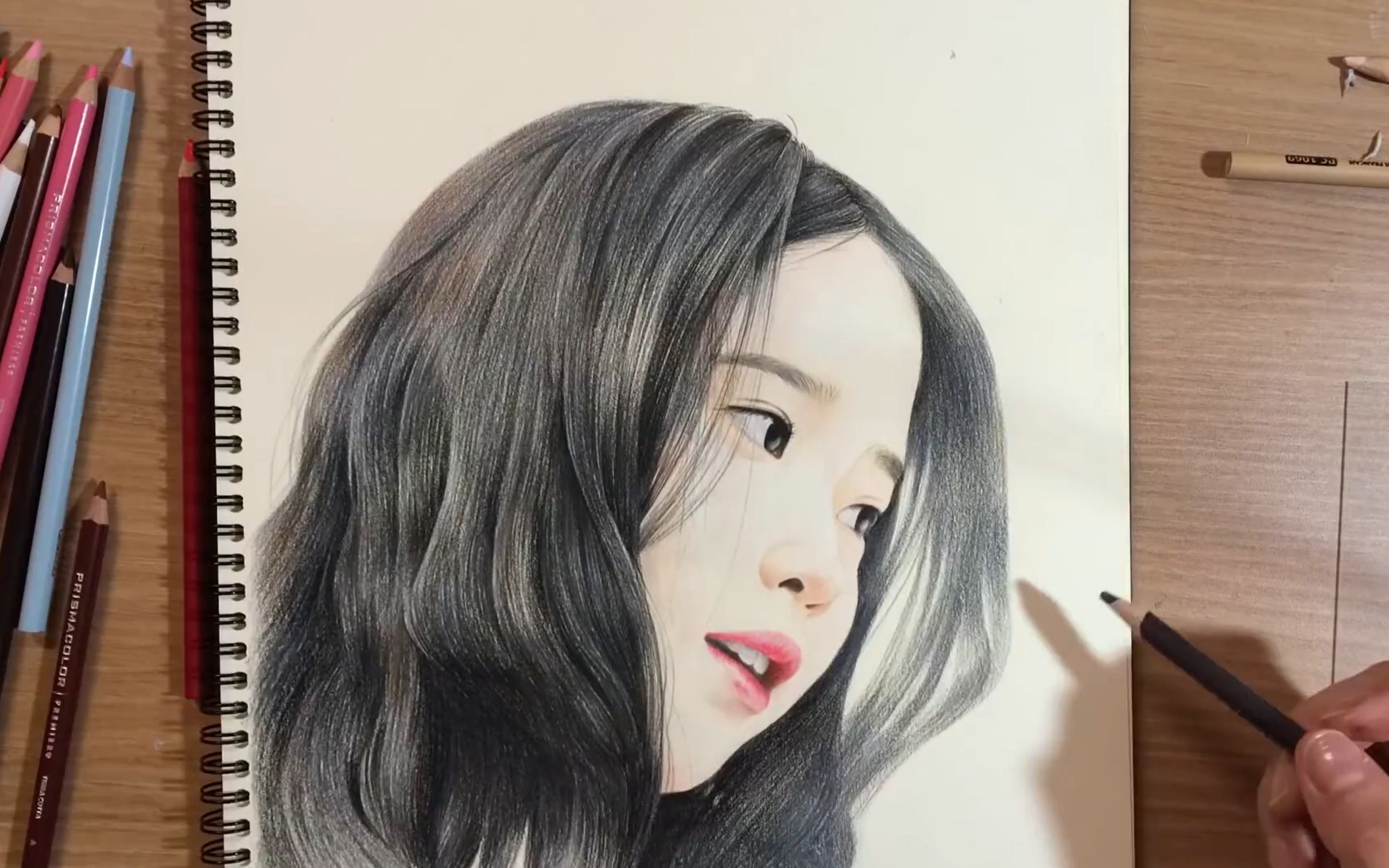 彩铅速写手绘iu李知恩超美侧颜~美如画本画!