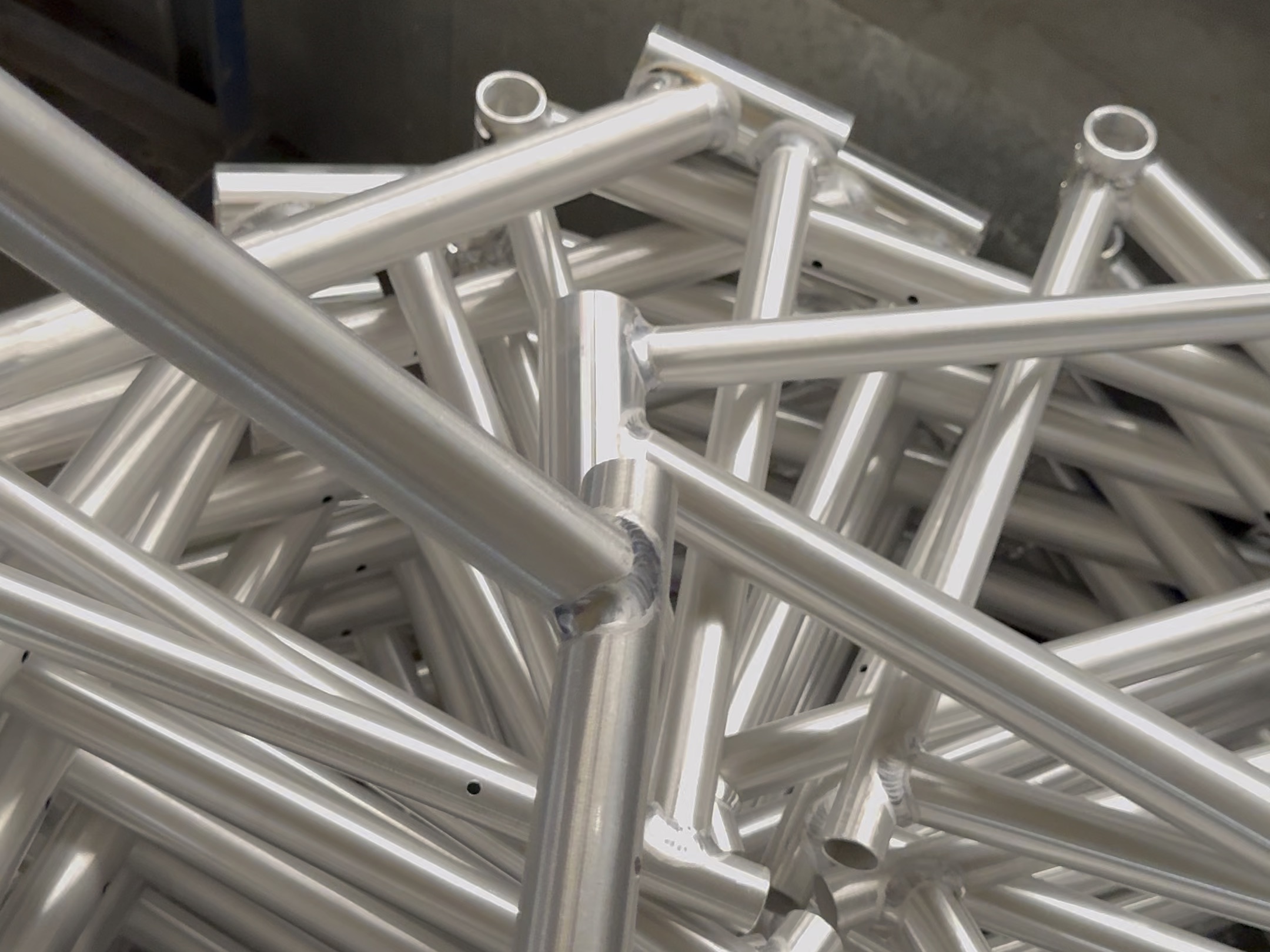 银闪闪的6069铝材原色