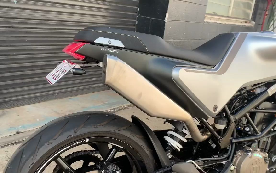 husqvarna vitpilen 401 high exhaust | 胡斯瓦纳 401改装烫腿高排气