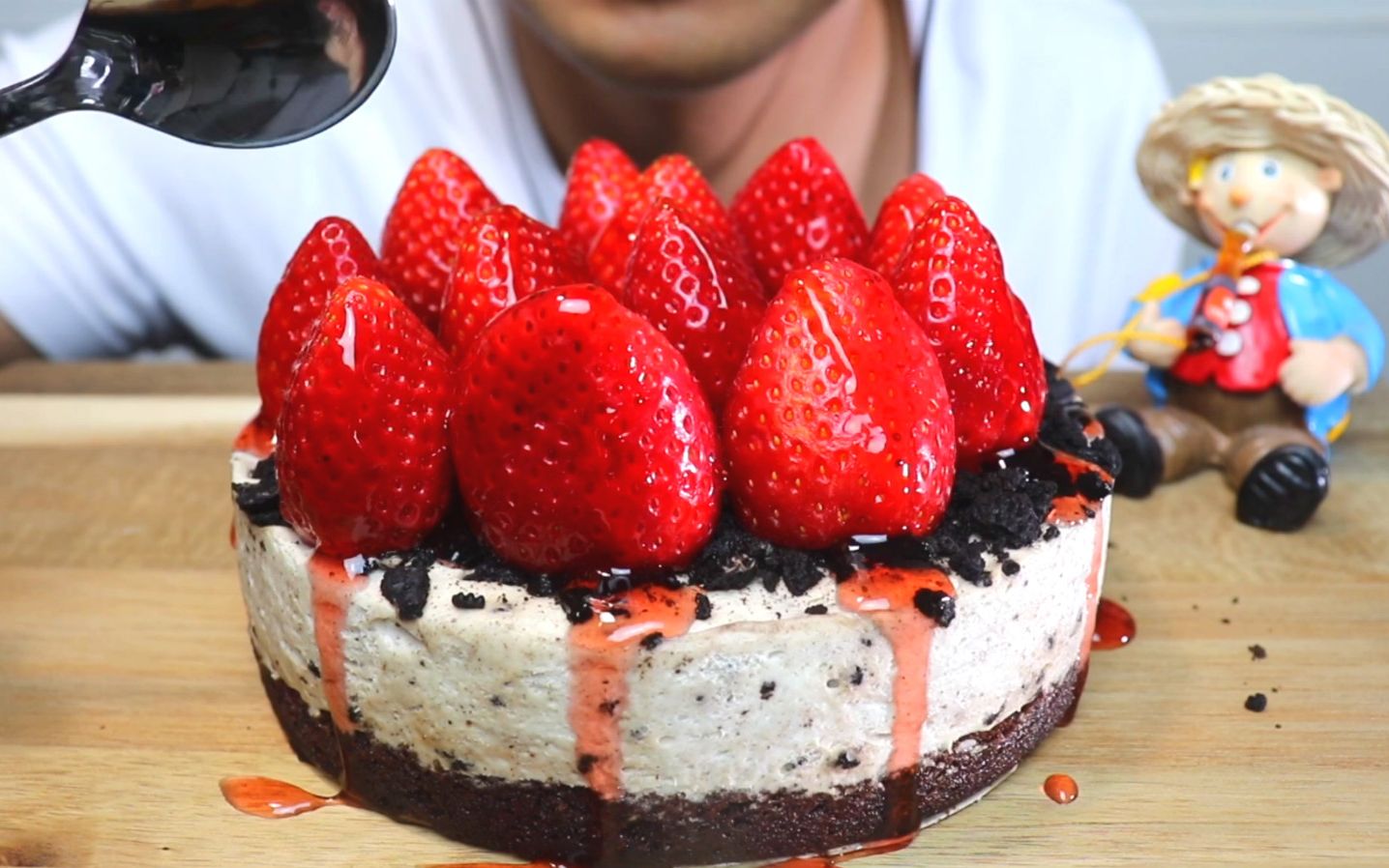 allan草莓奥利奥蛋糕asmr食音咀嚼音有底噪新