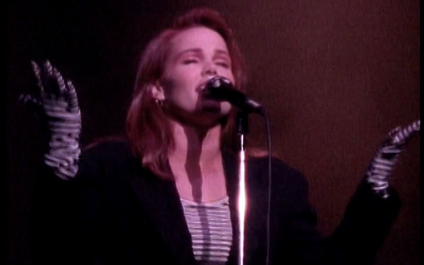 [图]Belinda Carlisle 贝琳达·卡莱尔 - Good Heavens Tour Heaven On Earth 1988