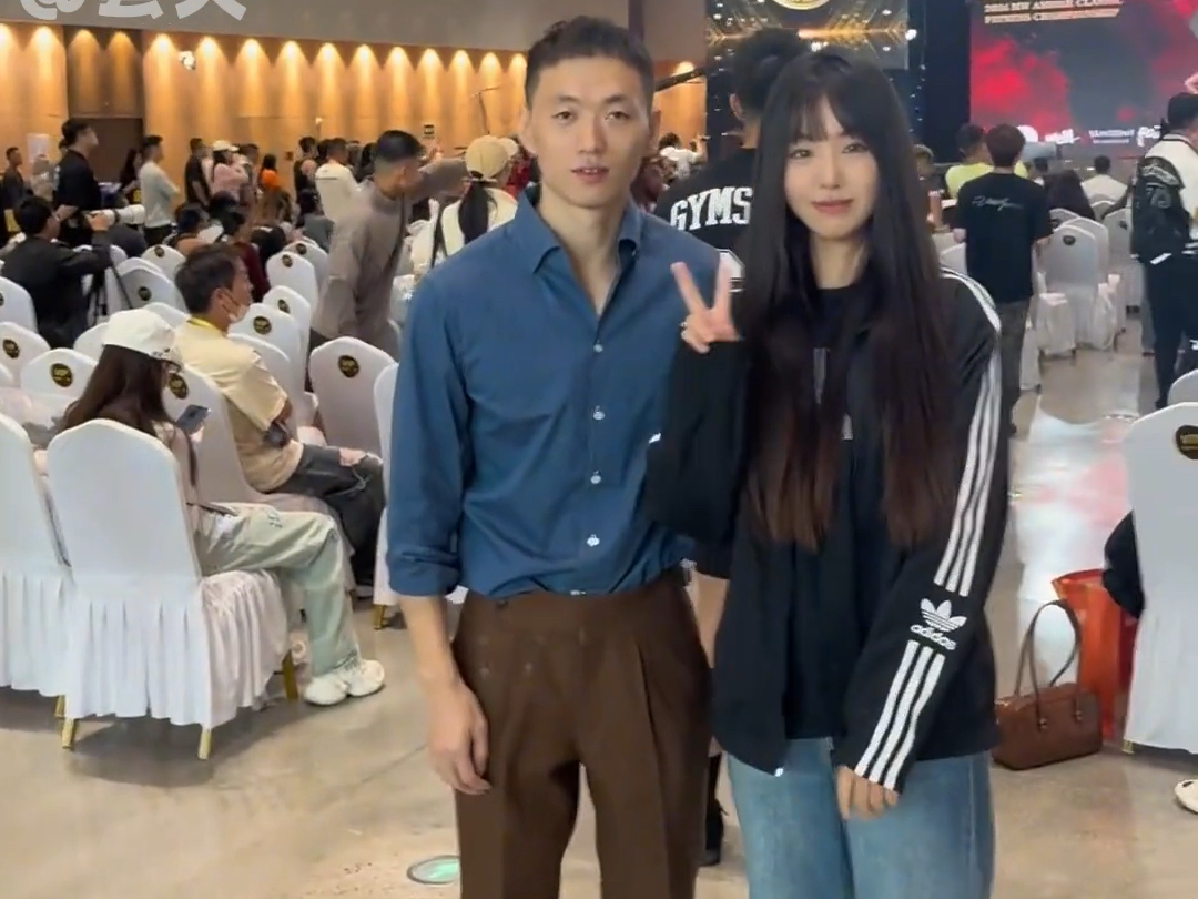 这是药水哥近照!这下好了,留我一个人还在玩抽象