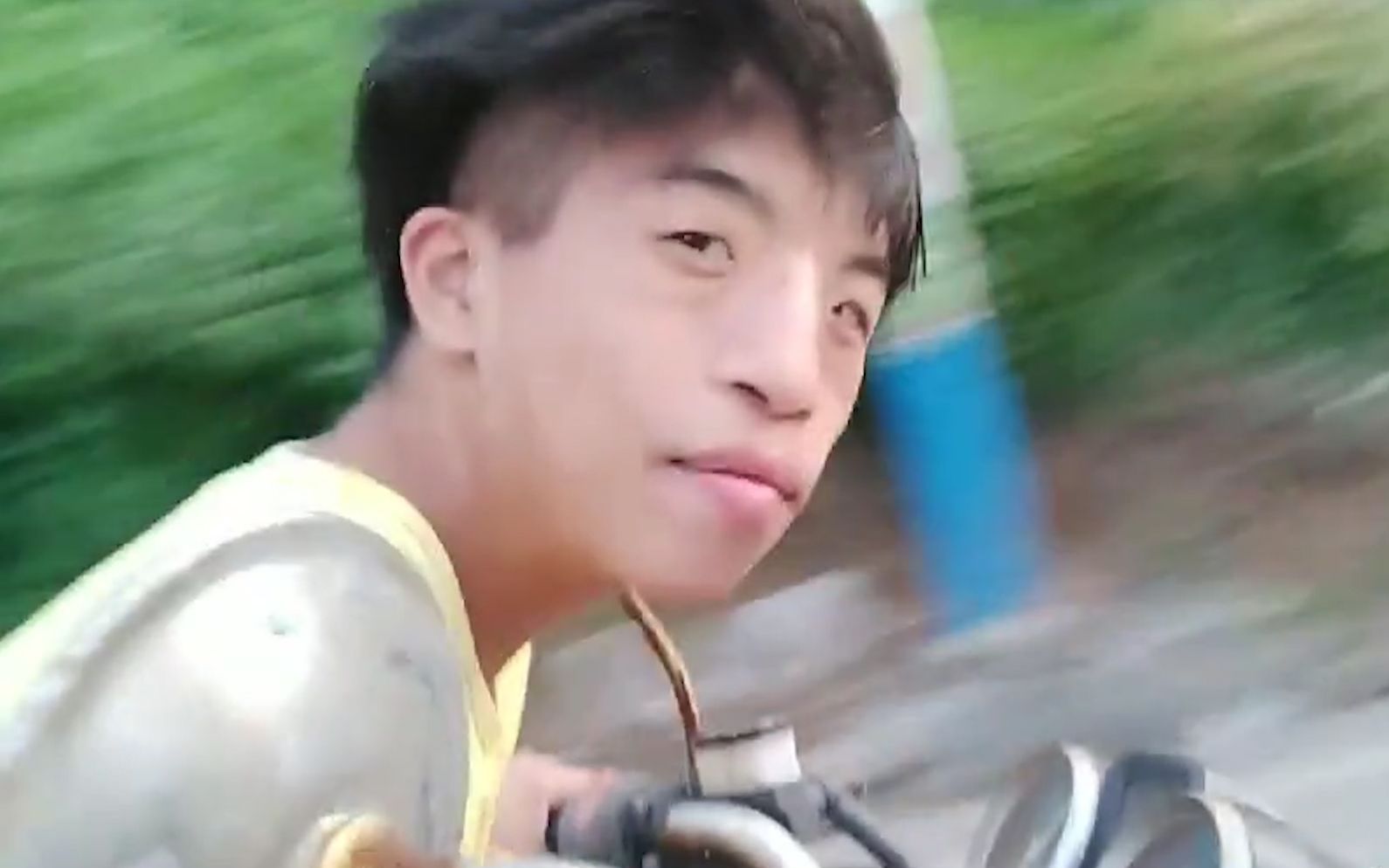 快手网红吉吉国王啊啊啊我老公!糟糕,这是心动的感觉!