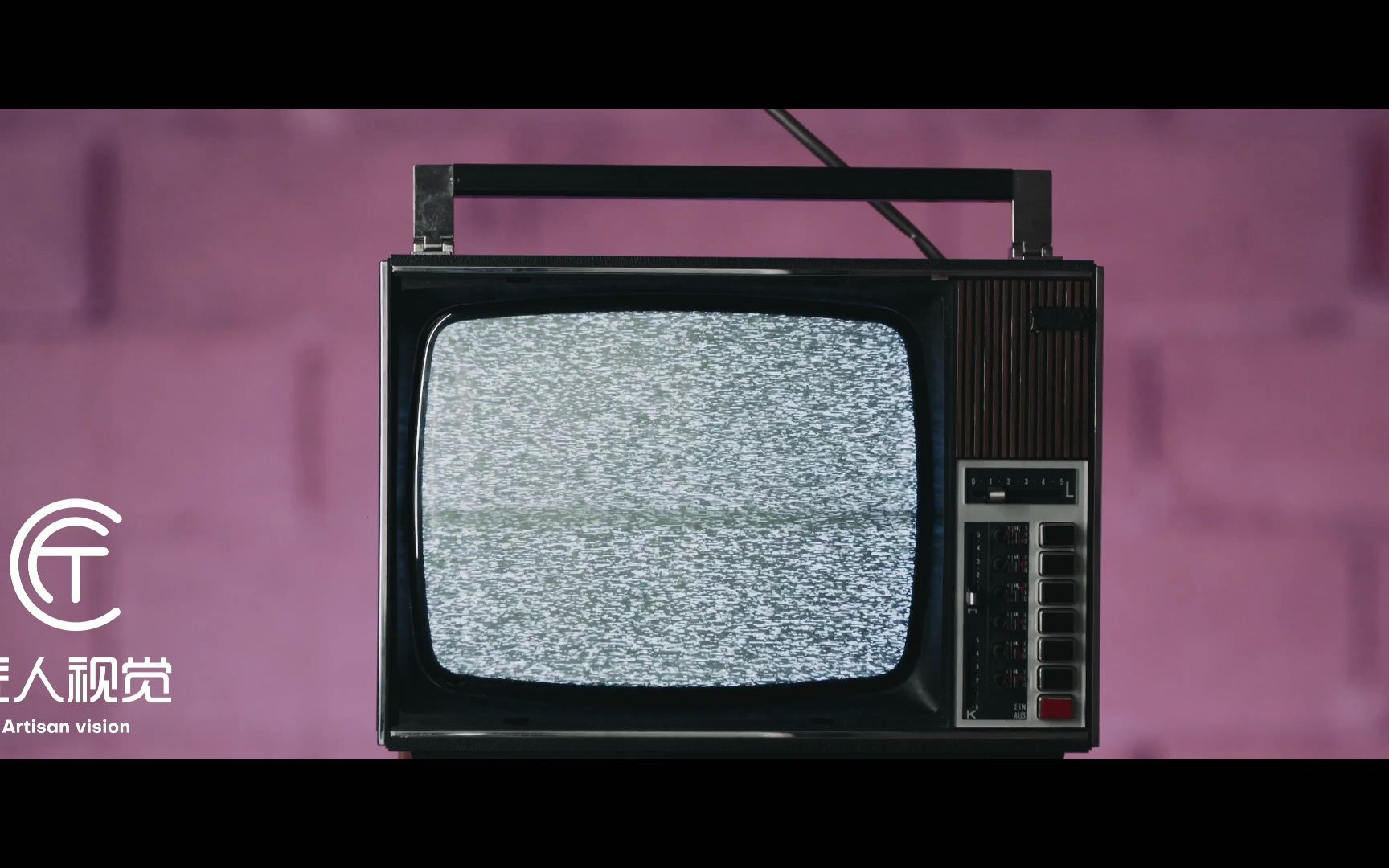 36个5k老式复古旧电视演示,剪辑练习实拍镜头视频素材 vintage tv