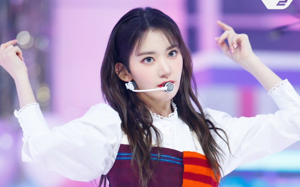 【izone宫脇咲良】fiesta回归秀4k直拍合集_哔哩哔哩 (゜-゜)つロ