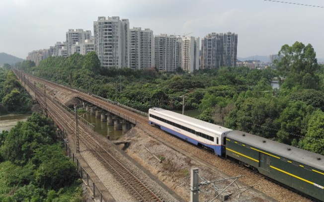 z201挂原色轨检通过京广线平步大桥_哔哩哔哩_bilibili