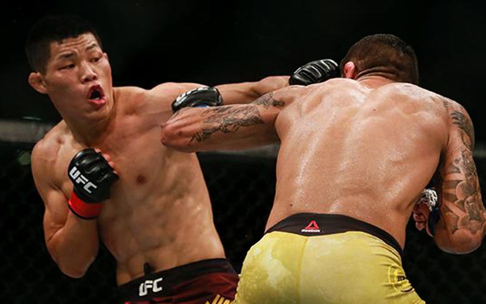 面对质疑,看看李景亮在ufc的ko集锦再评论吧