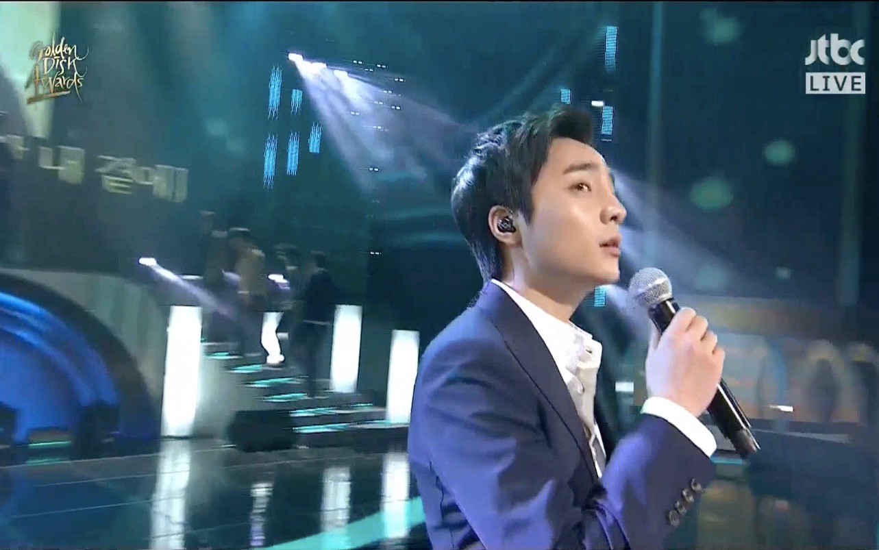 [图]140116 Roy Kim 我的爱在我身边 Cover（原唱：金贤植）@金唱片奖