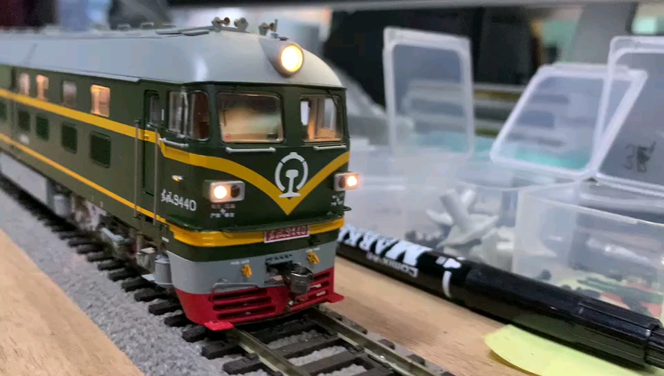 曙光df4b武警整备完毕.这汽笛声震撼吧?